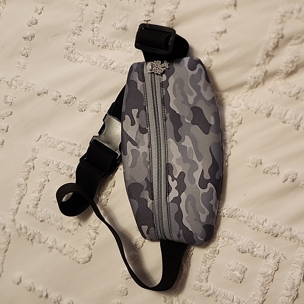 Oak and Reed Grey Camo belt bag